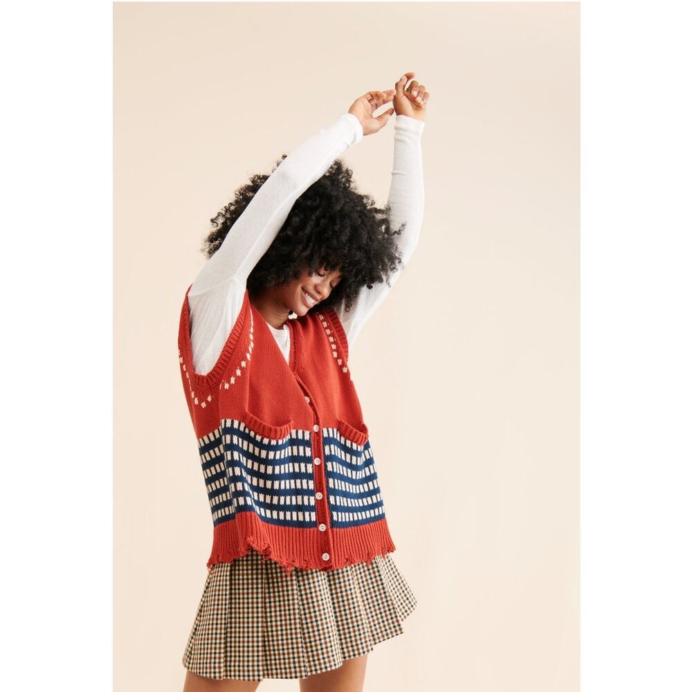 Found | Checkered Knit Sweater Vest S Distressed Hem Cottagecore Folk Red Motif